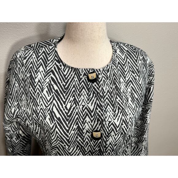 CAbi Zig Zag jacket ponte knit black white button front pockets 3/4 sleeve Sz M - Picture 2 of 9